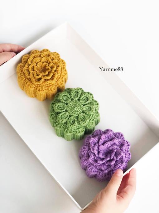 Tết Đoàn viên năm nay, chị em lenbiz được mãn nhãn khi chiêm ngưỡng những chiếc bánh trung thu bằng len handmade đẹp tinh tế do chị Nguyễn Thu Thảo (Yarnme88) thiết kế.