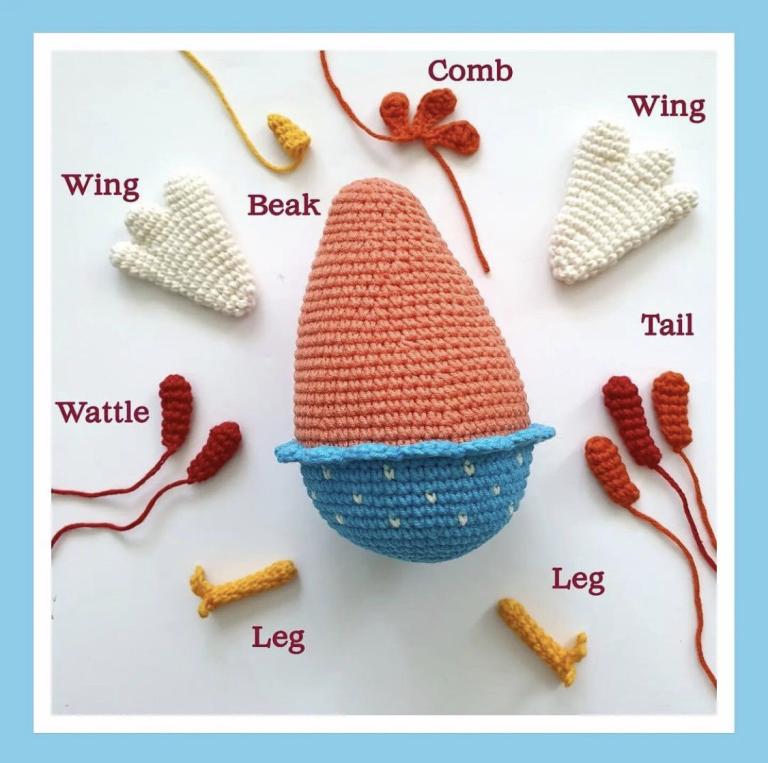 Với cách phối màu độc đáo, những mẫu thú bông và búp bê len của tác giả Natura Crochet thực sự khiến người xem ngẩn ngơ, đi từ ngạc nhiên này đến ngạc nhiên khác. Chart móc con gà trống này tuy là mẫu free nhưng hướng dẫn rất dễ hiểu, lại mang màu sắc rất riêng của tác giả, cách phối màu không lẫn vào đâu được.